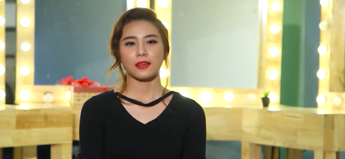 Chọn cô thứ 1 theo tiếng gọi trái tim, nhưng thấy cô thứ 2 xinh quá anh chàng ngay lập tức muốn được chọn lại